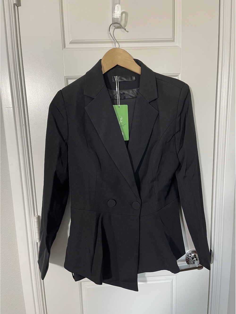Women’s Pant Suits Size XS black 2 Pieces W438